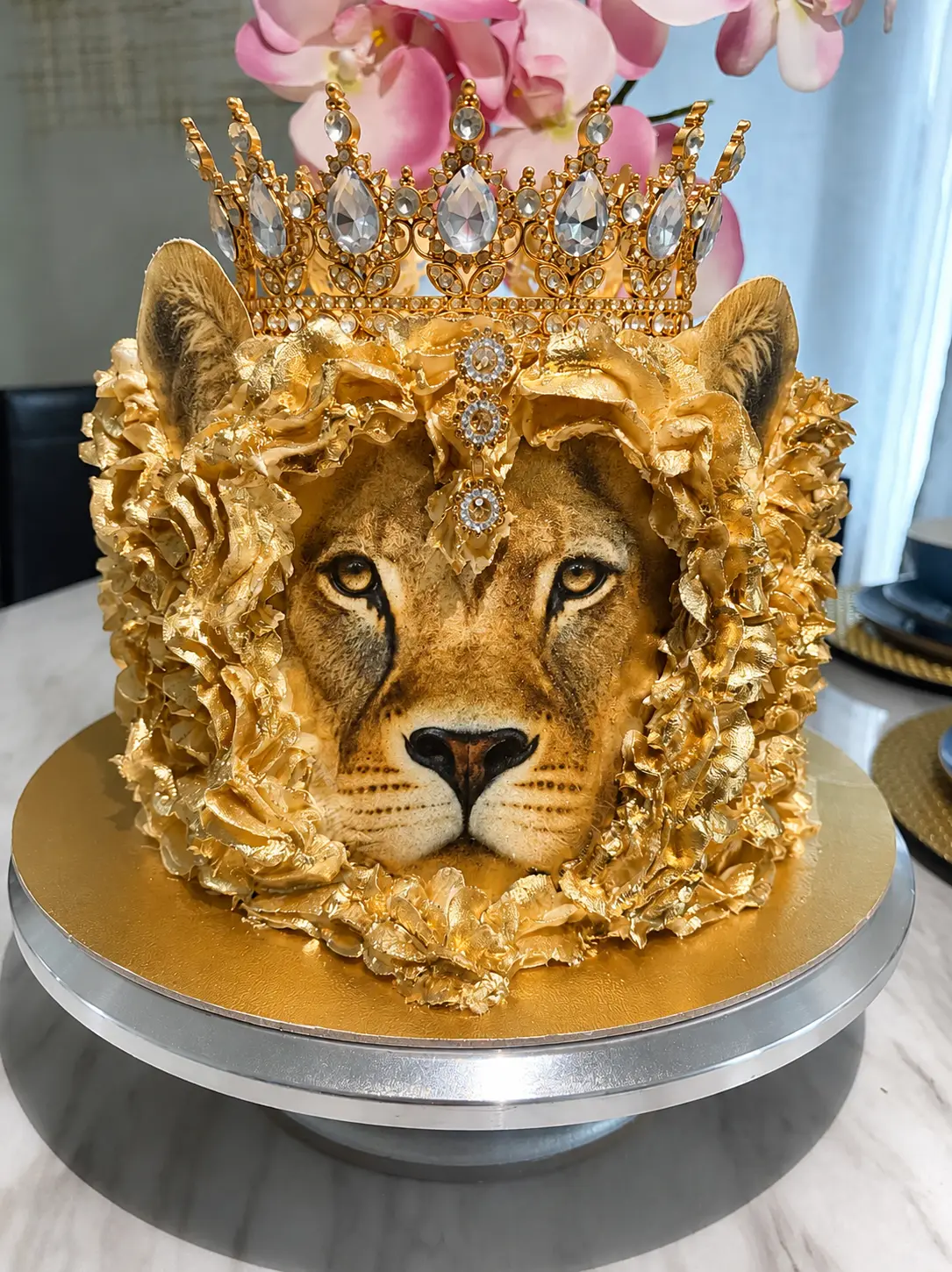 The crowned lion